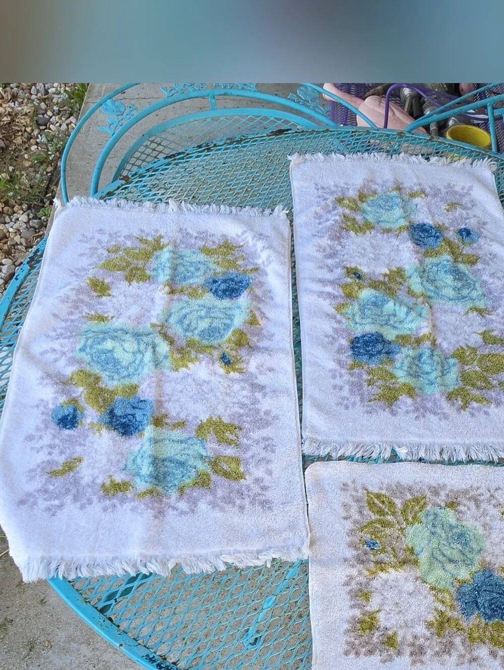 Fieldcrest Royal Velvet Floral Rose White/Blue/Green Fringed Cotton 3pc Set